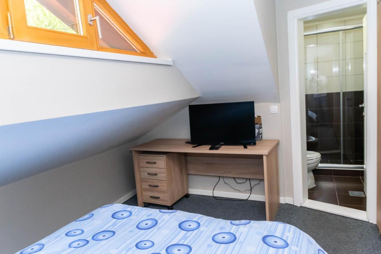 Apartamento Anin Dvor Sekovici Exterior foto
